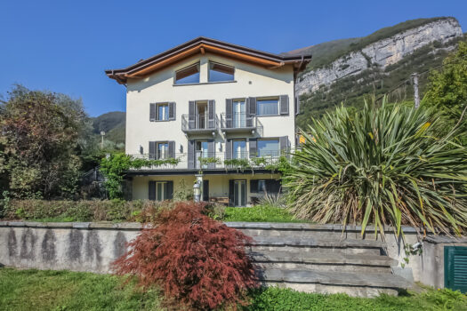 Villa with garden in Tremezzina – completely renovated with a lake view