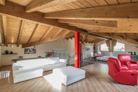 Villa with garden in Tremezzina – completely renovated with a lake view