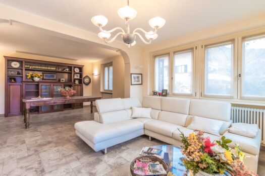 Villa with garden in Tremezzina – completely renovated with a lake view