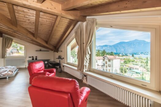 Villa with garden in Tremezzina – completely renovated with a lake view