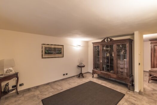 Villa with garden in Tremezzina – completely renovated with a lake view