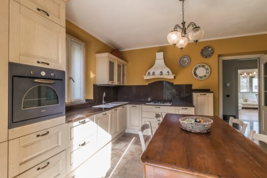 Villa with garden in Tremezzina – completely renovated with a lake view