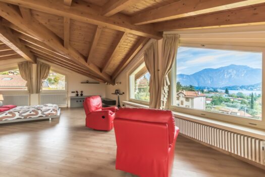 Villa with garden in Tremezzina – completely renovated with a lake view