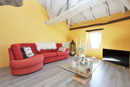 Renovated house in San Siro – lake view – large terrace