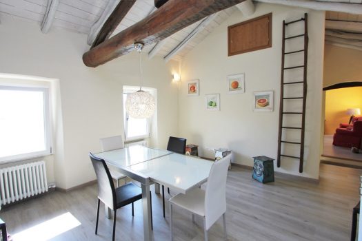 Renovated house in San Siro – lake view – large terrace