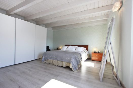 Renovated house in San Siro – lake view – large terrace