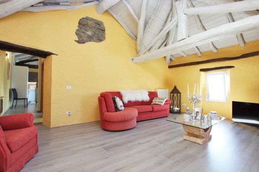 Renovated house in San Siro – lake view – large terrace