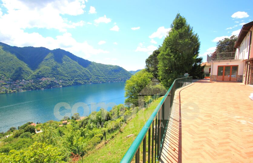 Villa for sale in Cernobbio