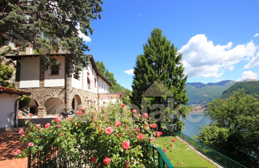 villa with wonderful lake view