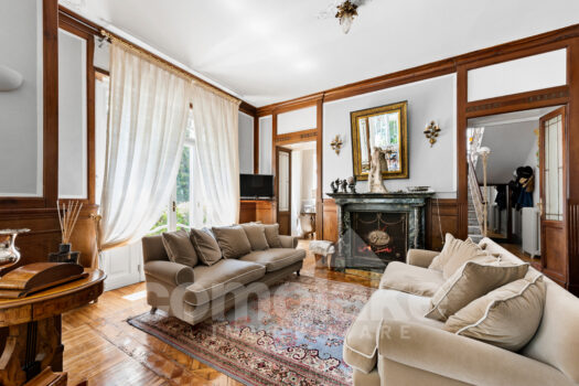Historical lakefront villa close to Cernobbio