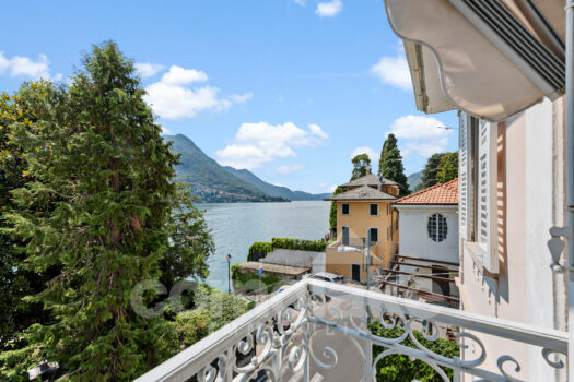 Historical lakefront villa close to Cernobbio