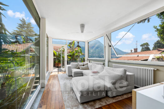 Historical lakefront villa close to Cernobbio