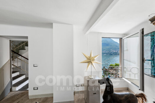 Historical lakefront villa close to Cernobbio