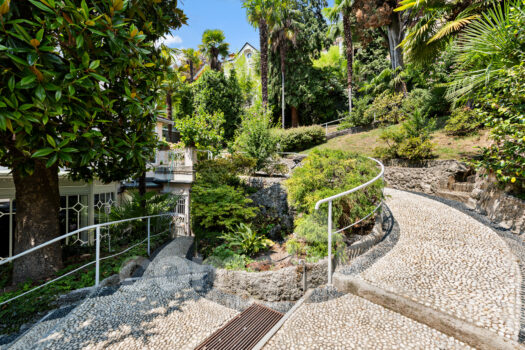 Historical lakefront villa close to Cernobbio