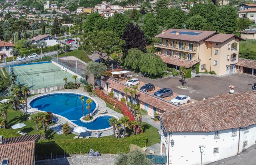 Hotel for sale in Tremezzina with lake view