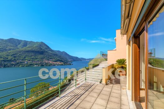 Villa with large terrace and garden in Carate Urio