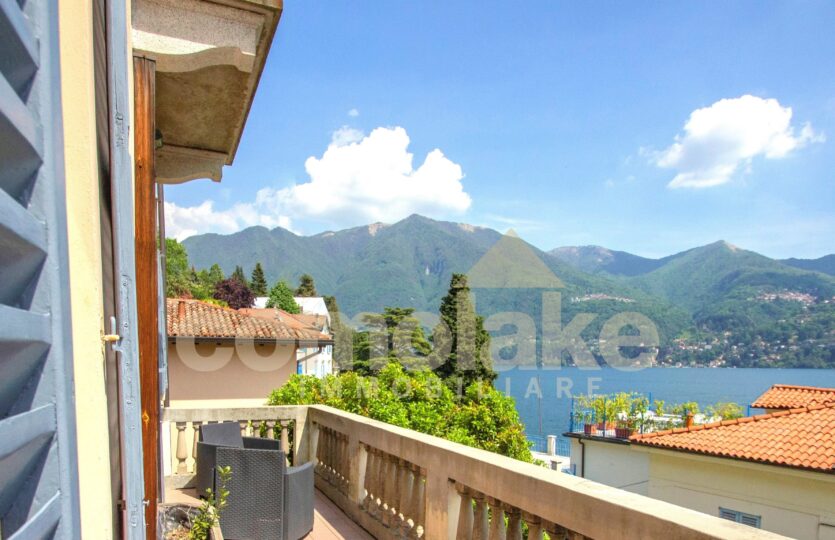 Apartment with garden with lake view