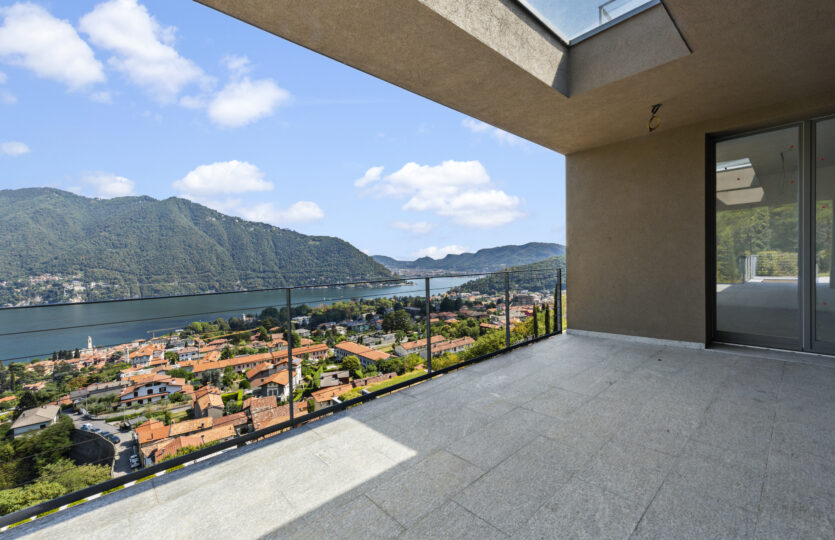 Modern villa with wonderful lake view and pool in Cernobbio