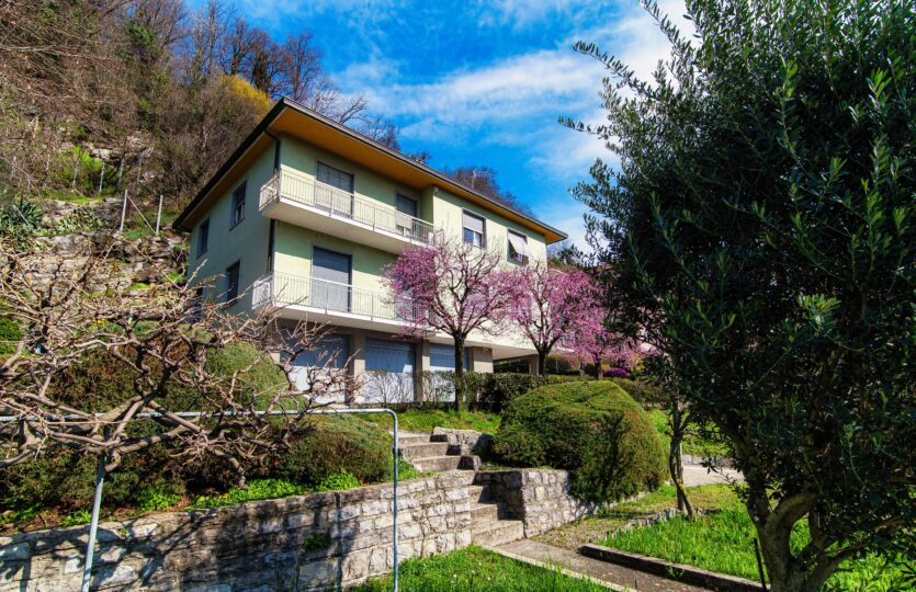 Apartemnt for sale in a hilly area in Cernobbio