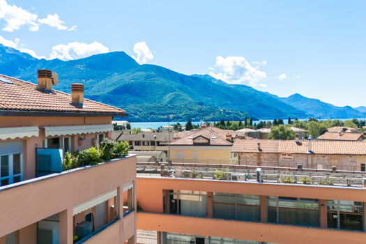 Penthouse with lake view in the centre of Gravedona