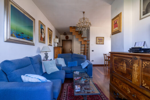 Penthouse with lake view in the centre of Gravedona