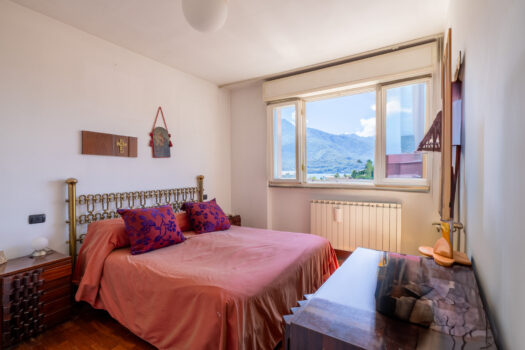 Penthouse with lake view in the centre of Gravedona