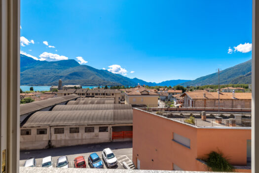 Penthouse with lake view in the centre of Gravedona