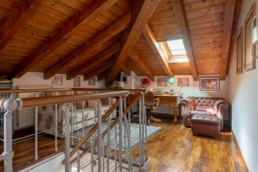 Penthouse with lake view in the centre of Gravedona