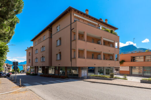 Penthouse with lake view in the centre of Gravedona