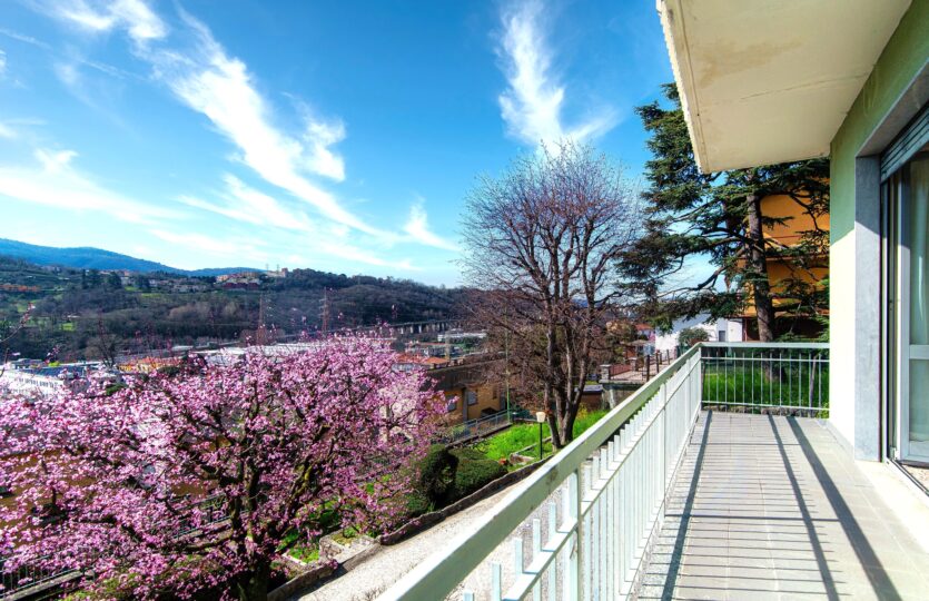 Apartment with garden and terrace in Cernobbio