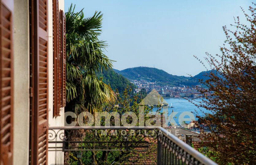 Villa for sale in Cernobbio with lake view