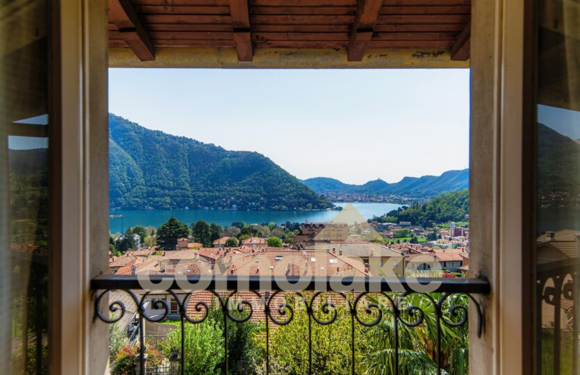 Villa with lake view in Cernobbio center