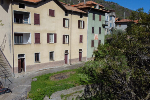 Large house with garden in Plesio – lake view
