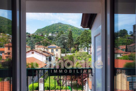Historic house in the center of Cernobbio