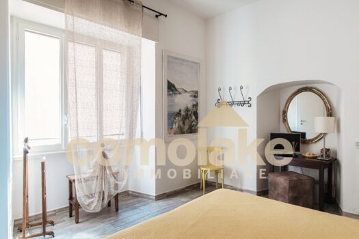 Apartment with terrace overlooking the lake in Moltrasio