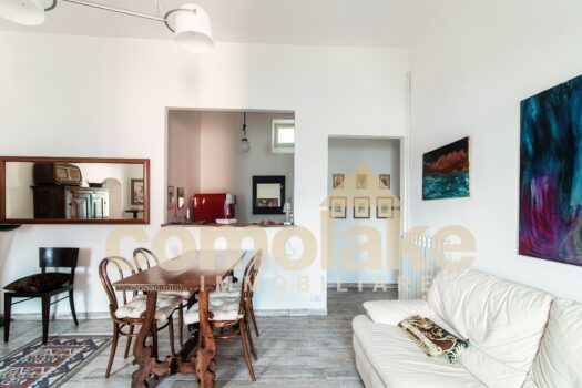 Apartment with terrace overlooking the lake in Moltrasio