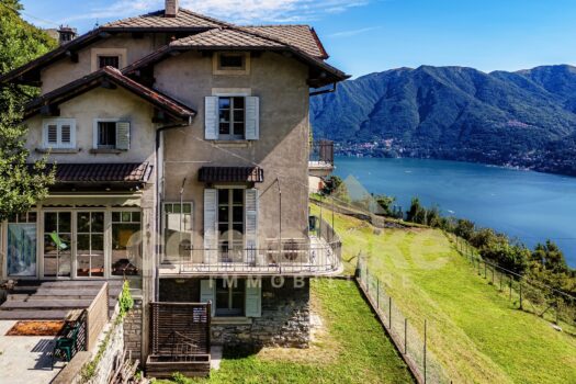 Old house with large garden in Cernobbio
