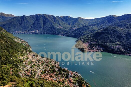 Old house with large garden in Cernobbio