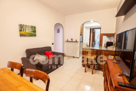 Apartment in the historic village of Moltrasio