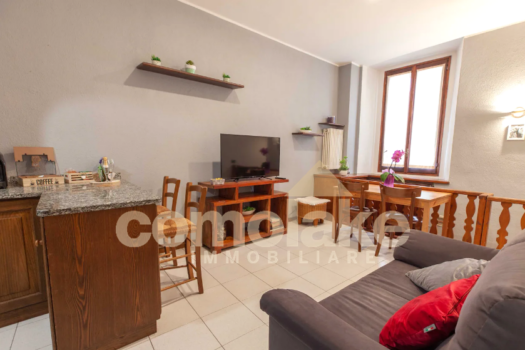 Apartment in the historic village of Moltrasio