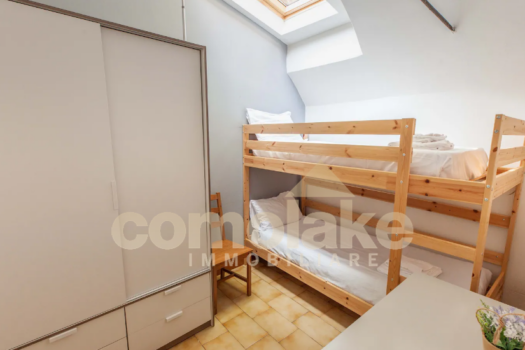 Apartment in the historic village of Moltrasio