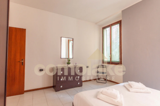 Apartment in the historic village of Moltrasio