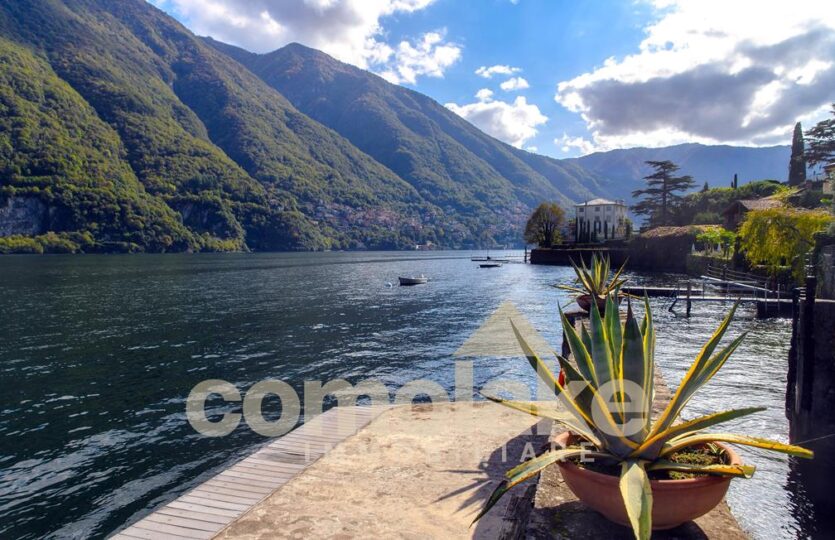 apartment with boat place