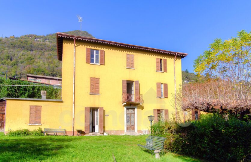 Historic lake house in Cernobbio near the lake