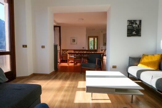 Semi-detached house in Argegno – lake view