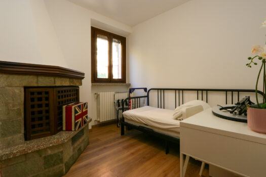 Semi-detached house in Argegno – lake view