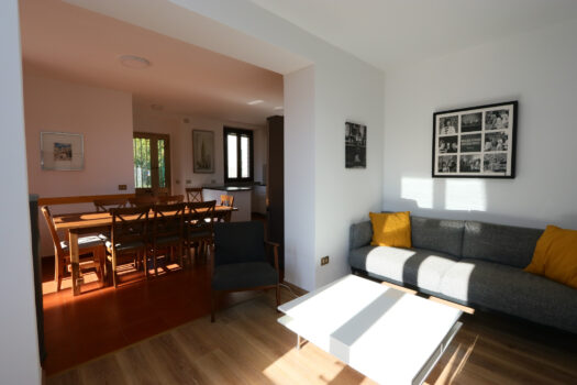 Semi-detached house in Argegno – lake view