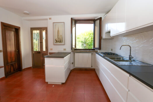 Semi-detached house in Argegno – lake view