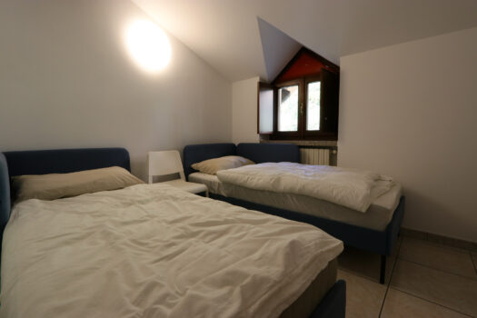 Semi-detached house in Argegno – lake view