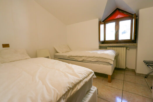 Semi-detached house in Argegno – lake view